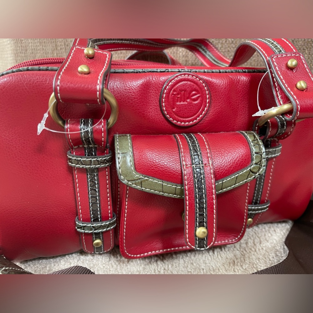 Jill E Designs designer camera bag for DSLR cameras and lenses red